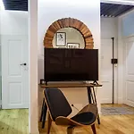 Colourful&Tasteful 2bedroom Apartment in Graça