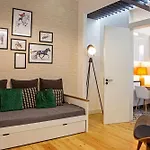 Colourful&Tasteful 2bedroom Apartment in Graça
