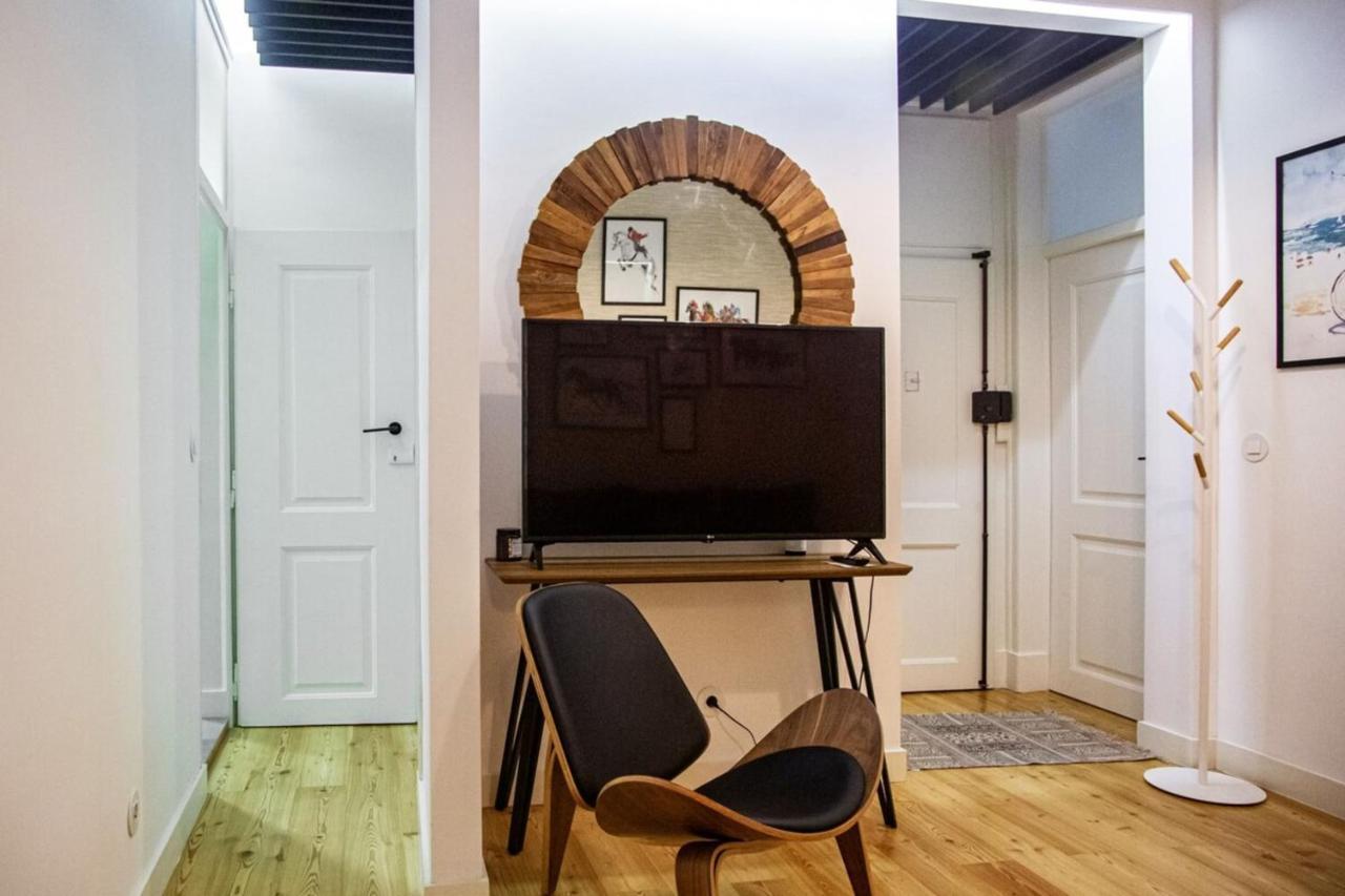 Colourful And Tasteful 2bedroom In Graca * Lisboa
